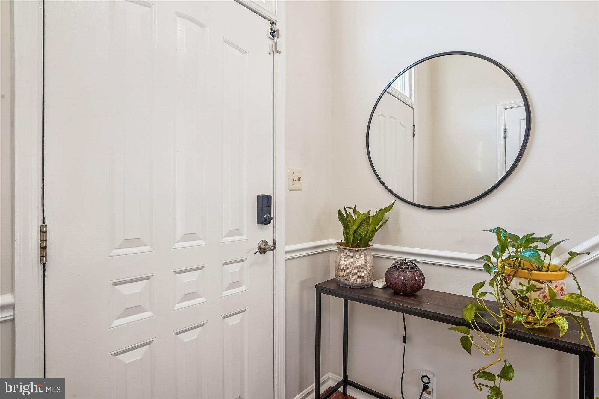 2542 Windy Oak Court Crofton, MD 21114 - Photo 2 of 37 a close view of light fixtures and entryway