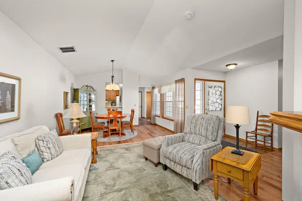 $259,900 | 418 Sarazin Street, Shakopee, MN 55379
