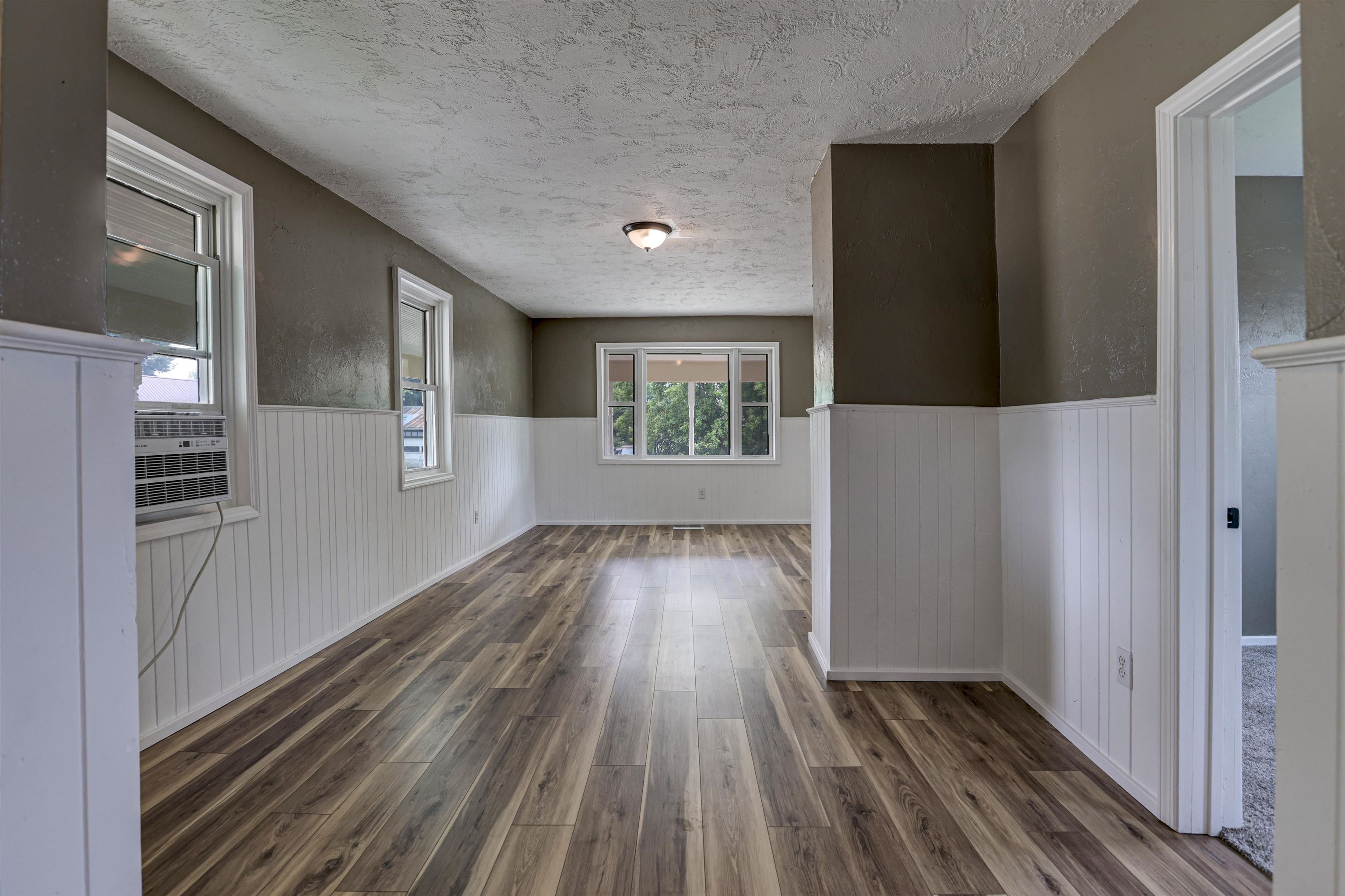 N4810 County Rd B New London, WI 54961 - Photo 15 of 41 Gallery Image 15