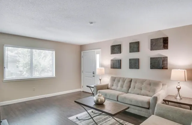 $1,800 | 3985 North Quail Lane, Chattanooga, TN 37415