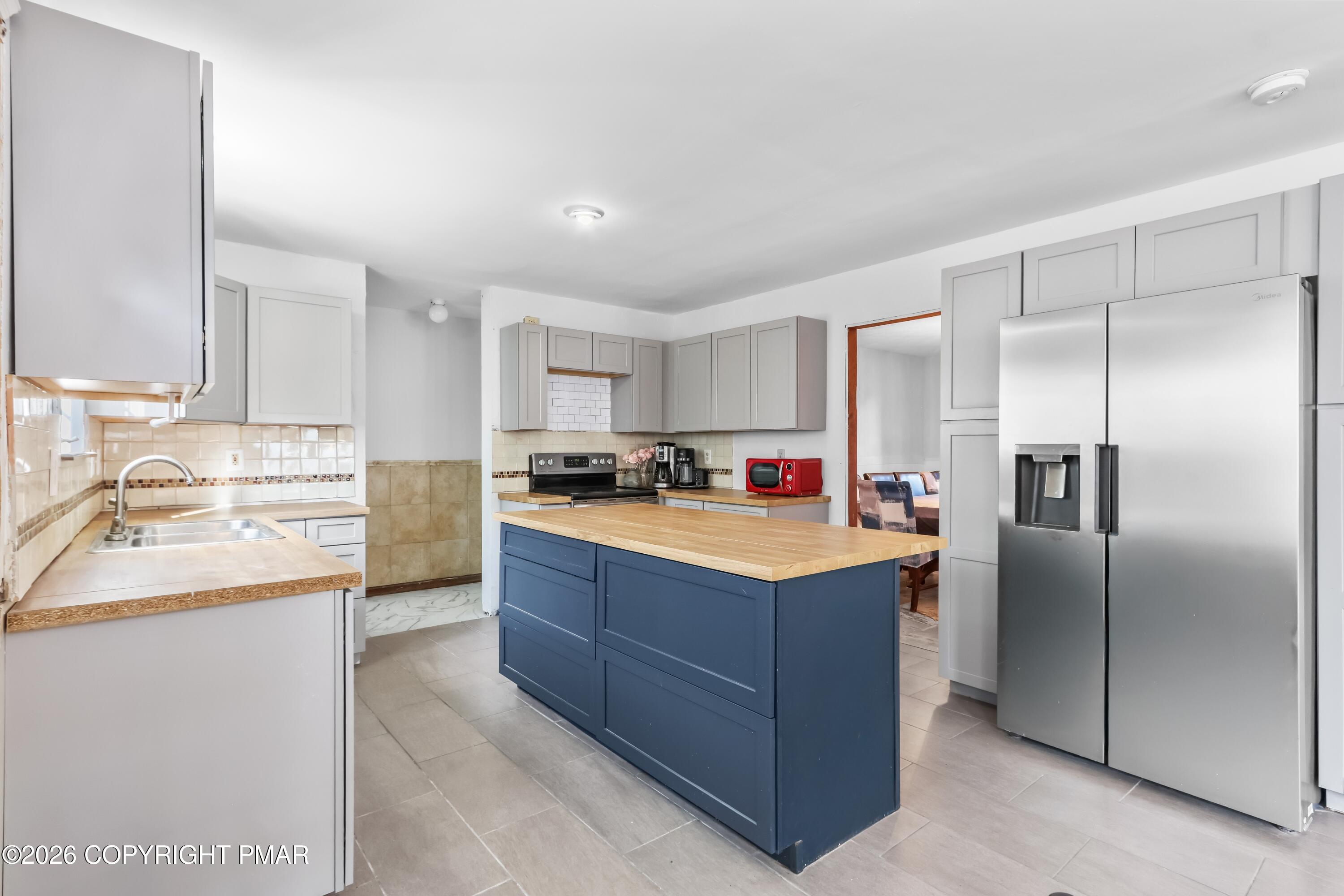 2247 Reo Drive Effort, PA 18330 - Photo 12 of 41 095A5576