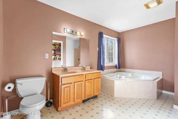 $434,900 | 2247 Reo Drive, Effort, PA 18330