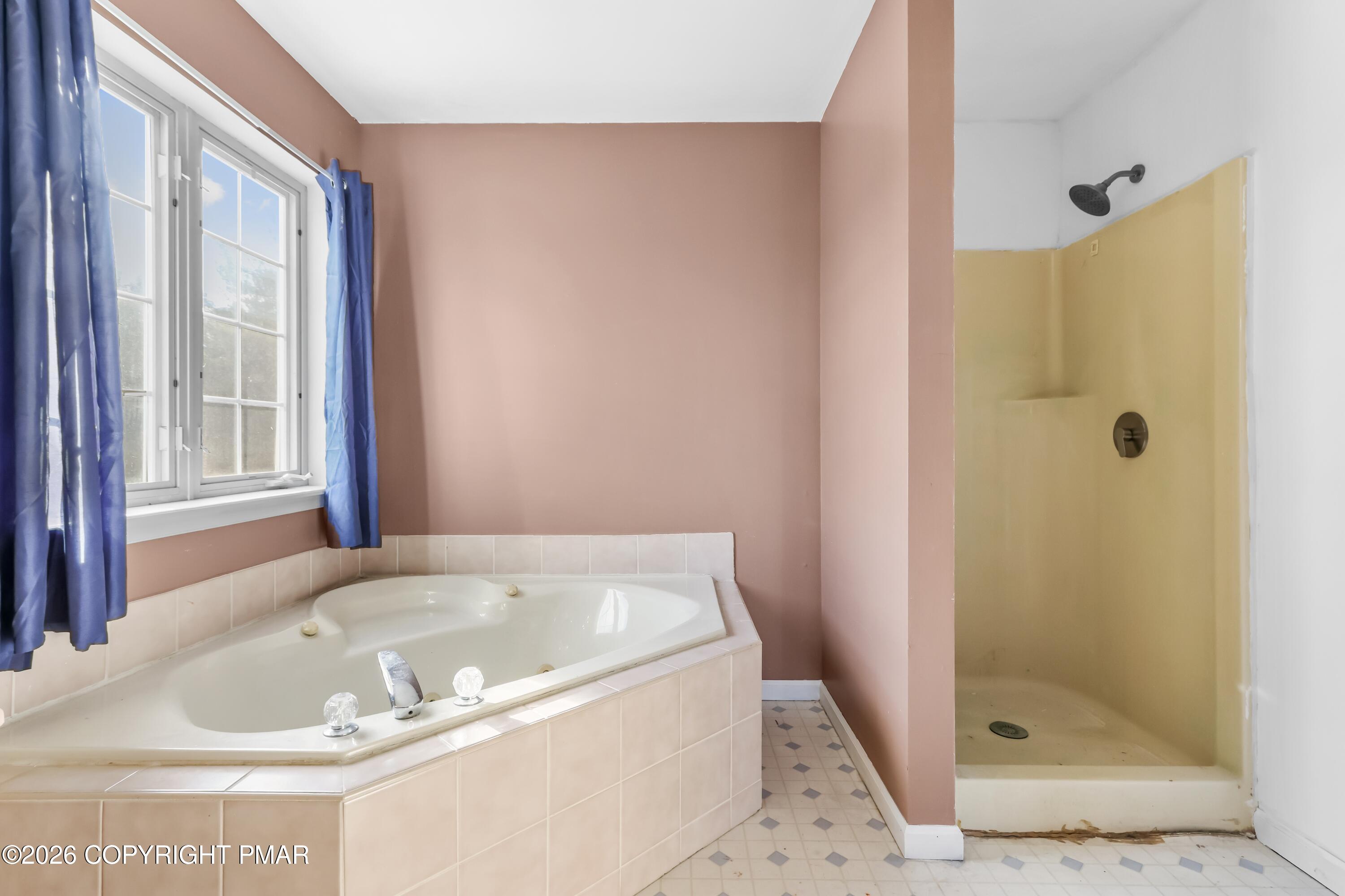 2247 Reo Drive Effort, PA 18330 - Photo 27 of 41 095A5661