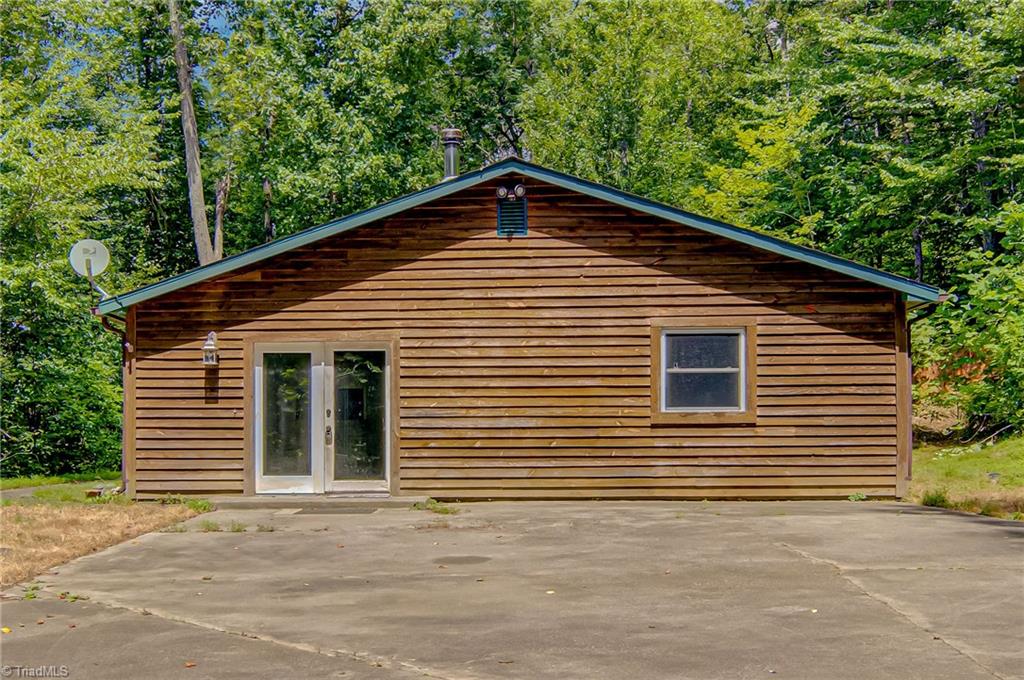 6693 Hummingbird Hollow Rural Hall, NC 27045 - Photo 2 of 30