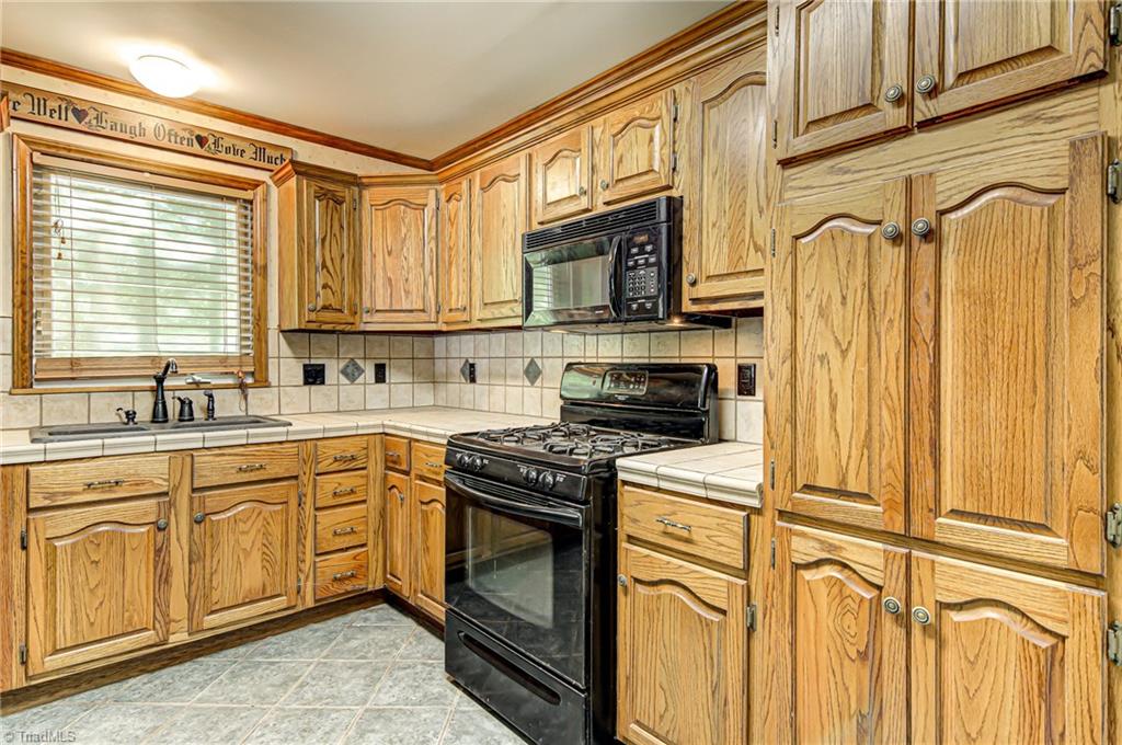 6693 Hummingbird Hollow Rural Hall, NC 27045 - Photo 9 of 30