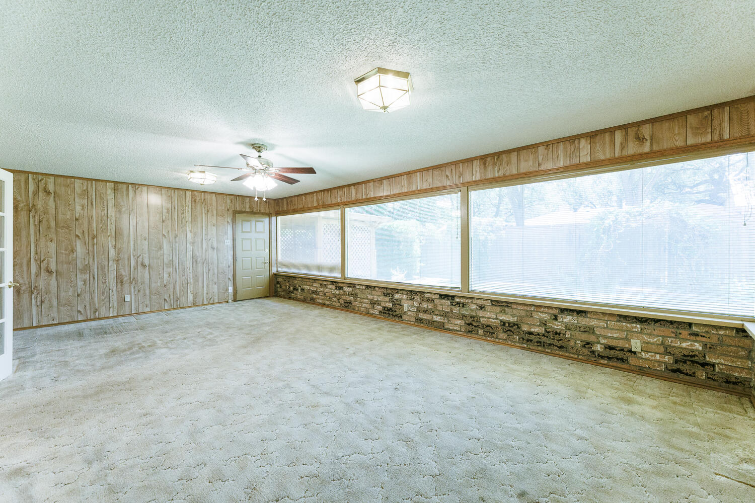 4419 79th Street Lubbock, TX 79424 - Photo 20 of 47 Expansive Windows for Natural Light