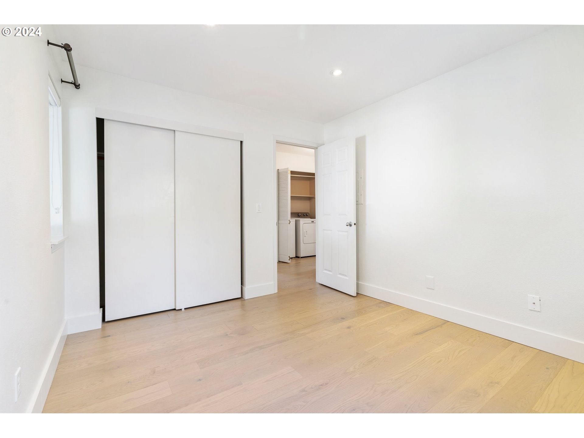 5225 Jean Road, Unit 501 Lake Oswego, OR 97035 - Photo 27 of 38 a view of an empty room