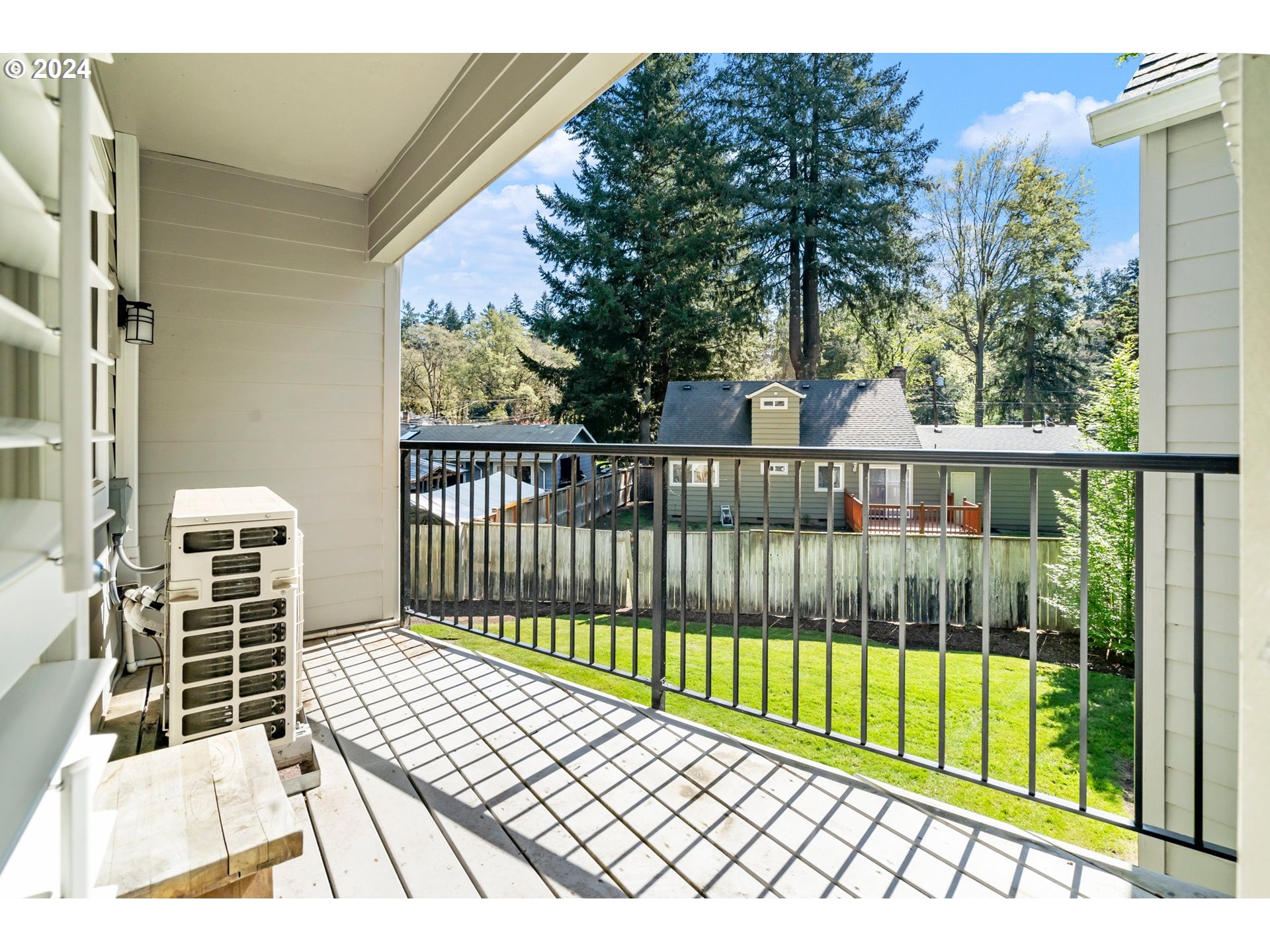 5225 Jean Road, Unit 501 Lake Oswego, OR 97035 - Photo 31 of 38 a view of a balcony with a swing