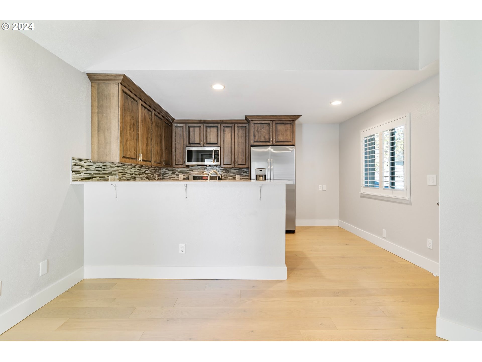 5225 Jean Road, Unit 501 Lake Oswego, OR 97035 - Photo 10 of 38 a view interior of the house and kitchen view