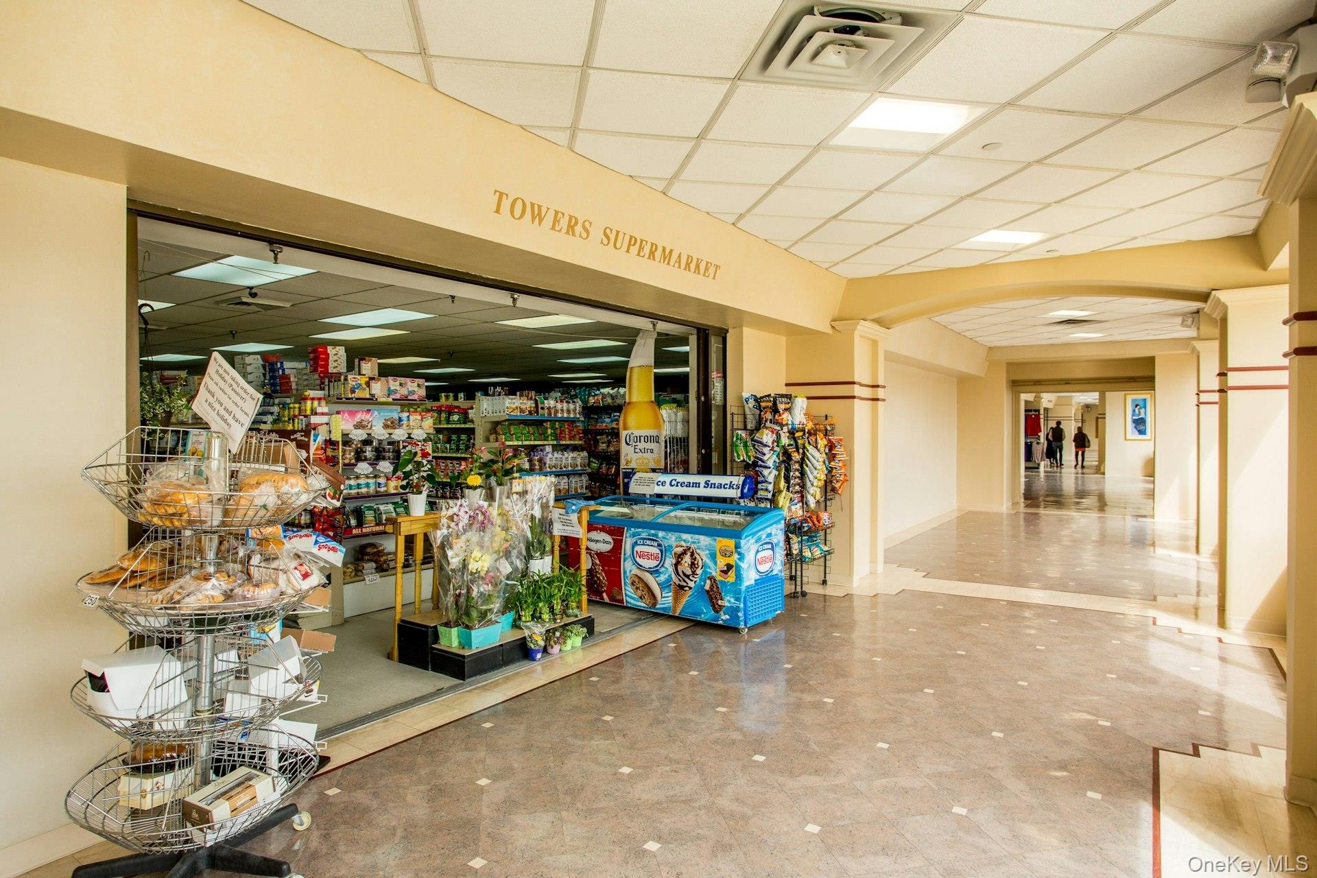 269 Grand Central Parkway, Unit 27T Queens, NY 11005 - Photo 33 of 43 a view of a room with gym equipment