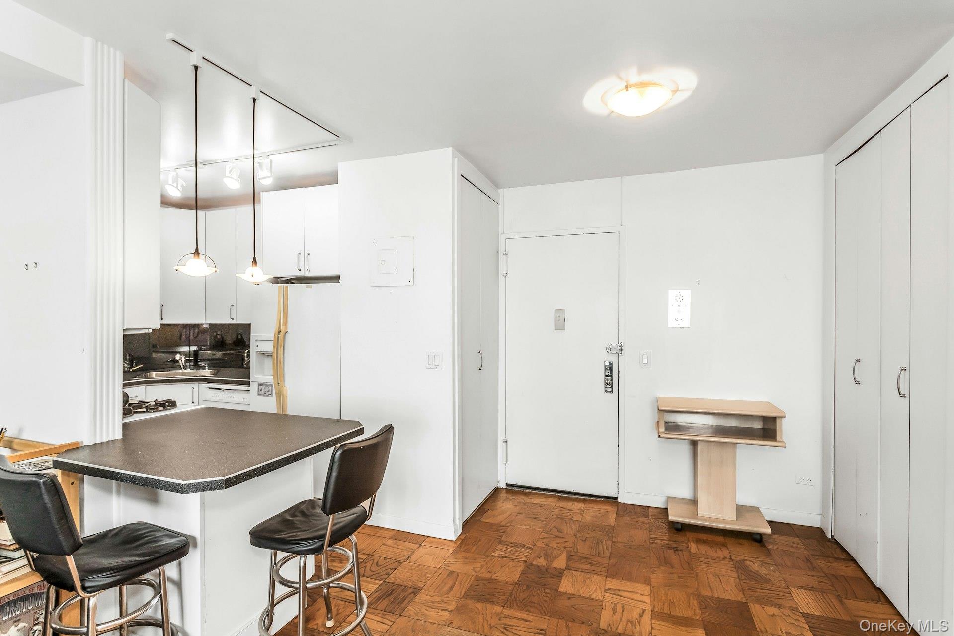 269 Grand Central Parkway, Unit 27T Queens, NY 11005 - Photo 4 of 43 a view of a workspace with furniture