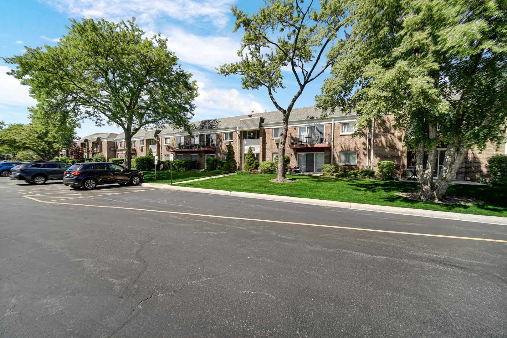 10369 Dearlove Road, Unit 1F Glenview, IL 60025 - Photo 3 of 23