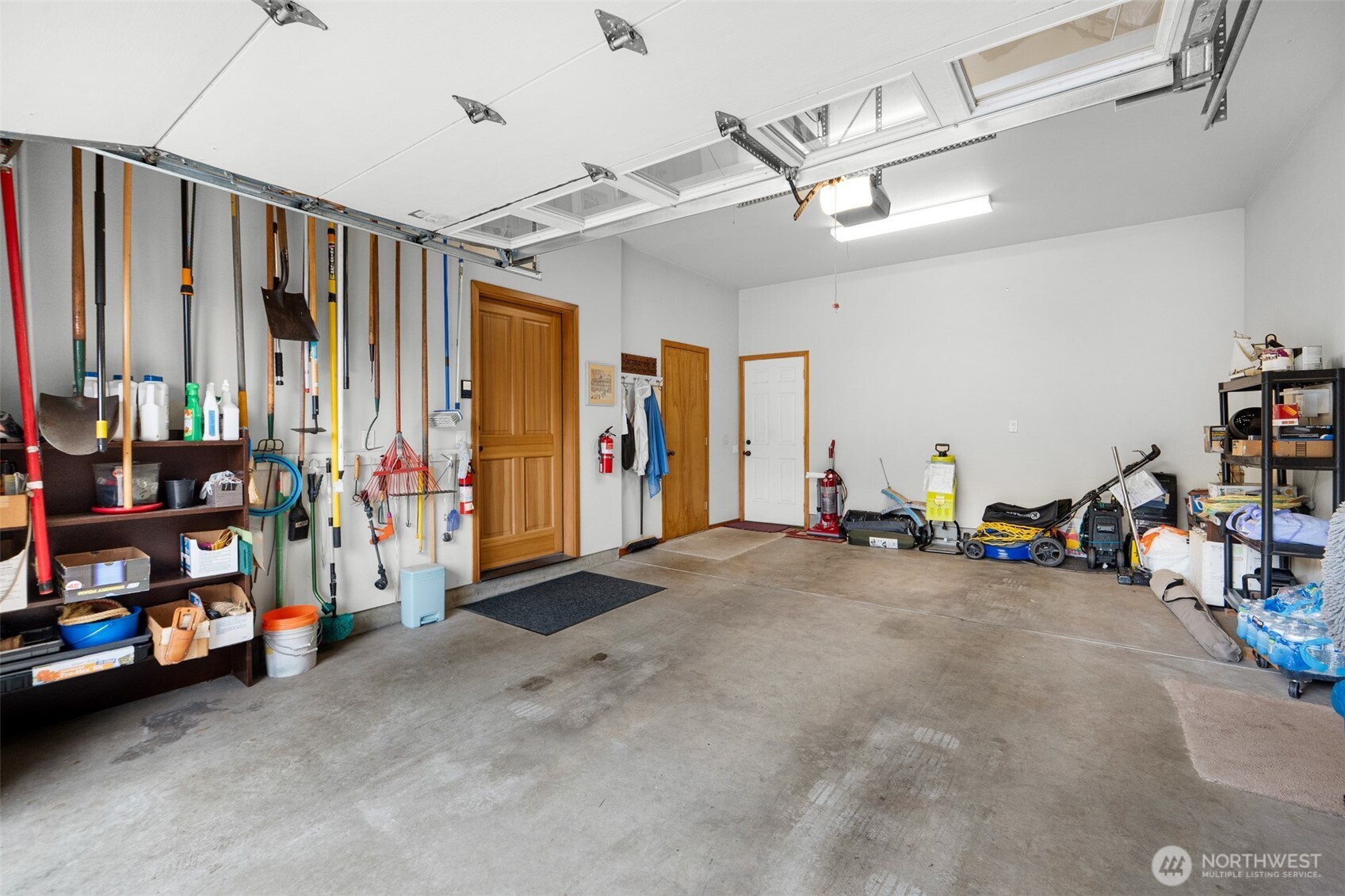 402 17th Street Southwest Long Beach, WA 98631 - Photo 23 of 32 a view of car garage