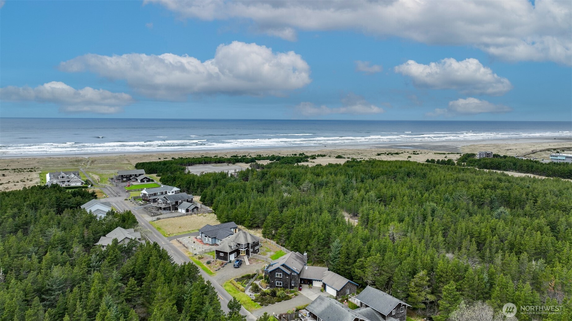 402 17th Street Southwest Long Beach, WA 98631 - Photo 31 of 32 a view of a city