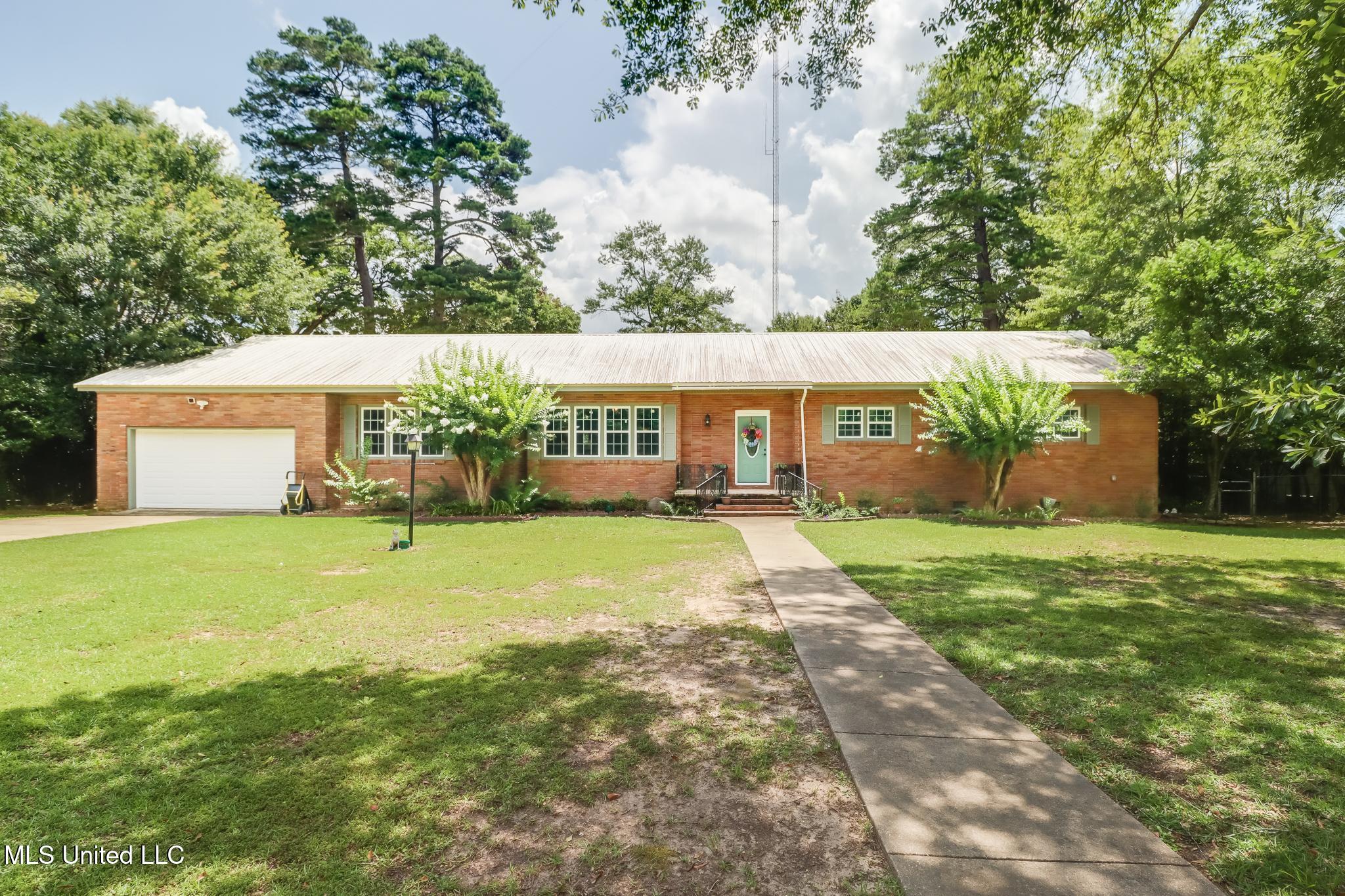 221 3rd Street North Wiggins, MS 39577 - Photo 1 of 36 Front of house