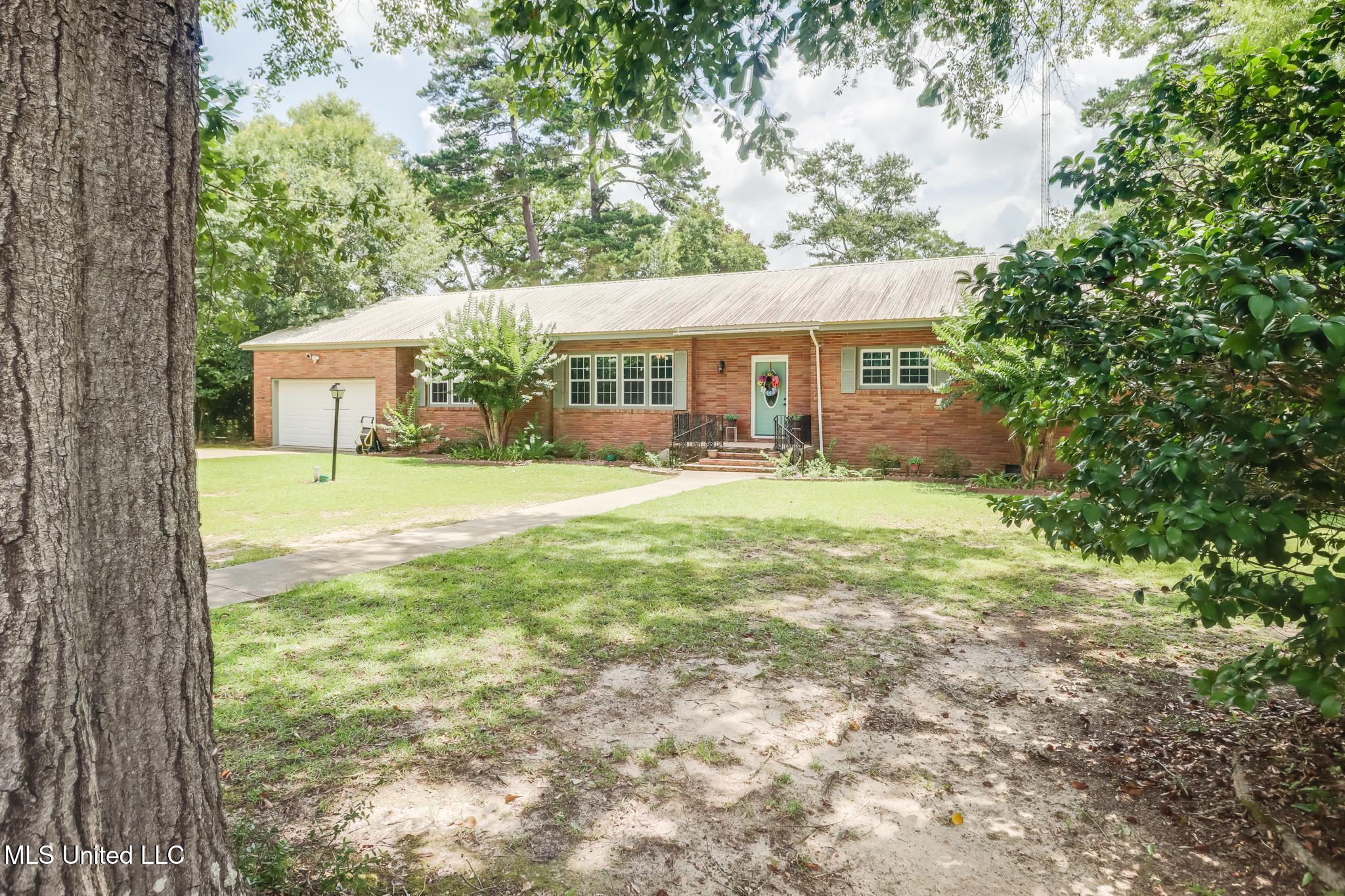 221 3rd Street North Wiggins, MS 39577 - Photo 2 of 36 Photo Jun 18 2025, 11 50 17 AM