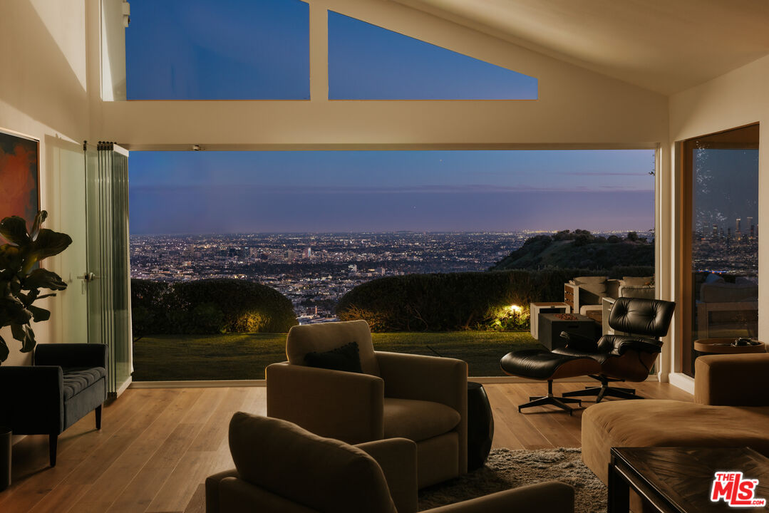 2669 Larmar Road Los Angeles, CA 90068 - Photo 13 of 16