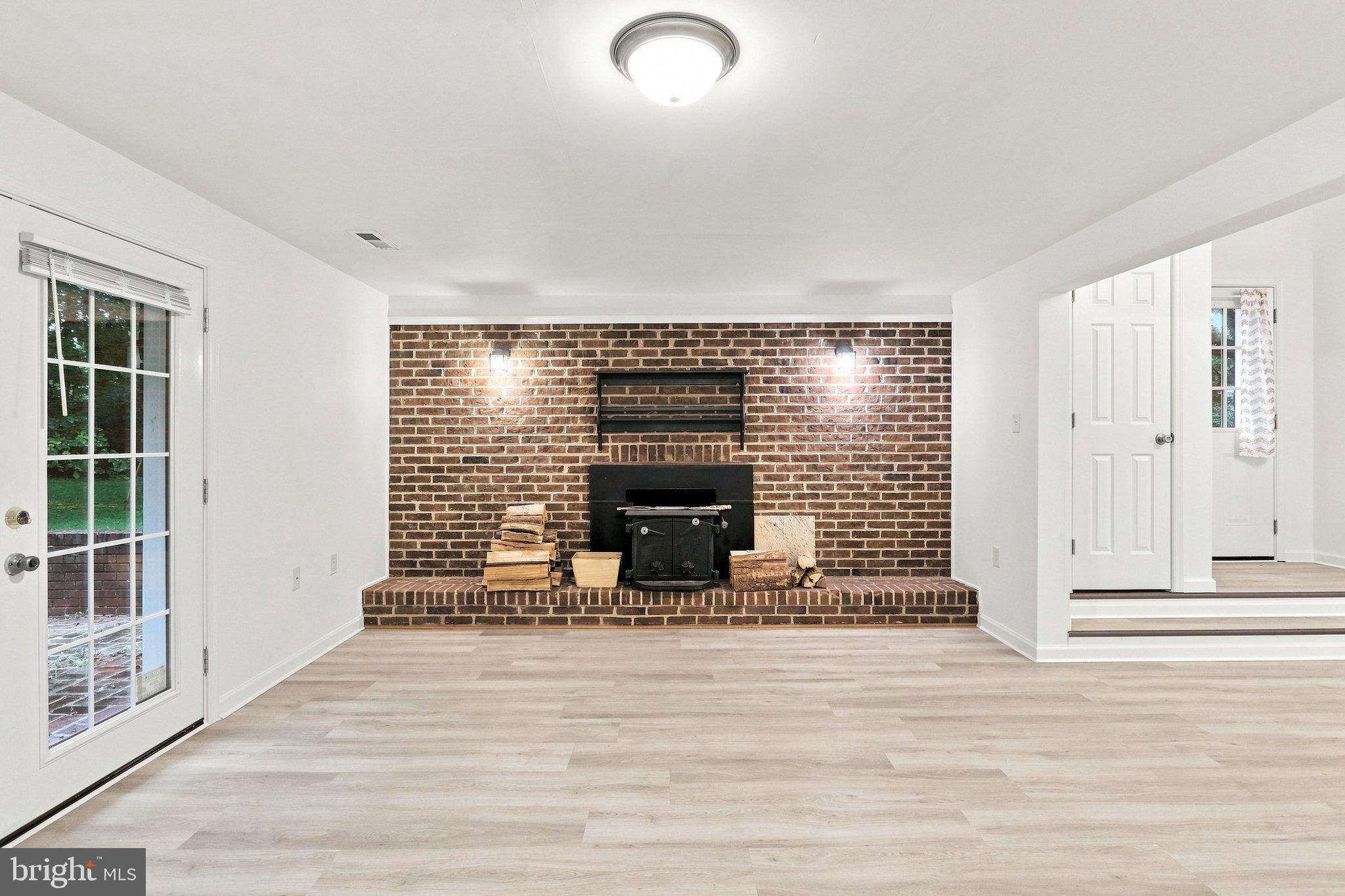 266 Thomson Street Summit Point, WV 25446 - Photo 9 of 51 Gallery Image 9