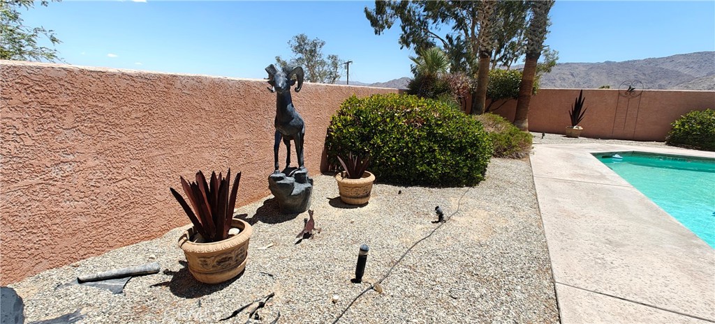 6144 Carodean Road Twentynine Palms, CA 92277 - Photo 14 of 71