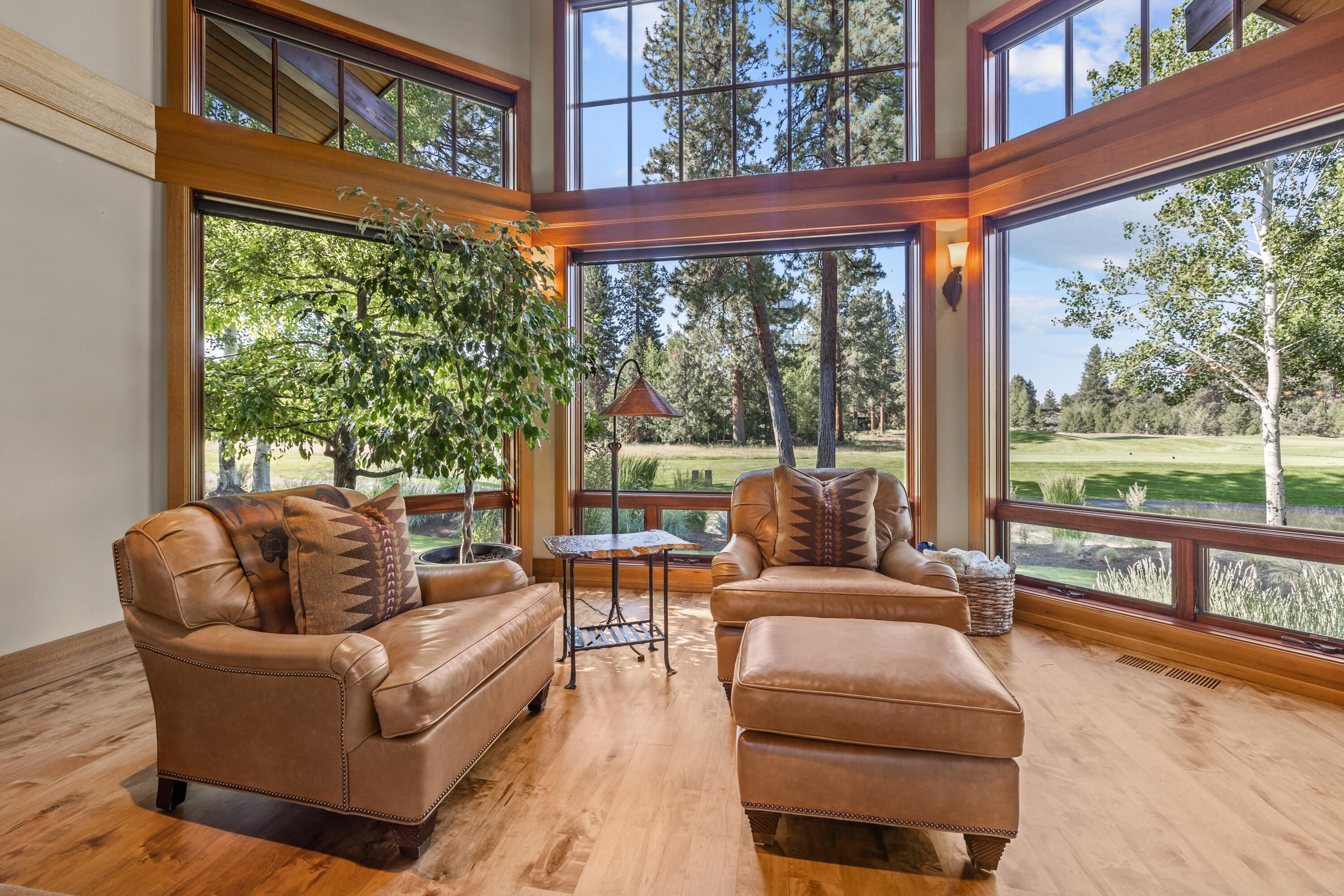 19448 Green Lakes Loop Bend, OR 97702 - Photo 14 of 63 South-facing Windows Overlook 17th Tee