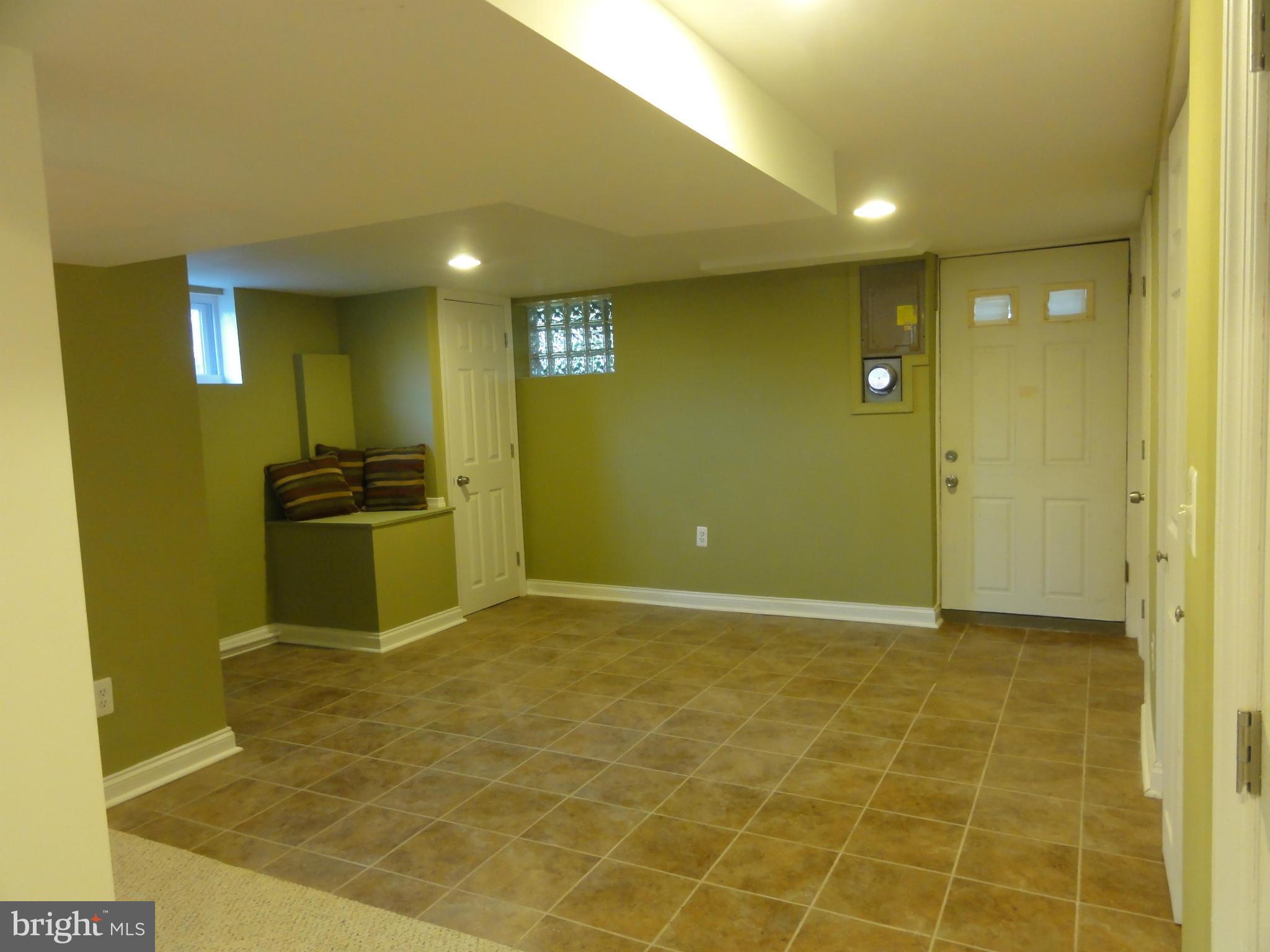 1500 East Cold Spring Lane Baltimore, MD 21218 - Photo 23 of 30 Family Room