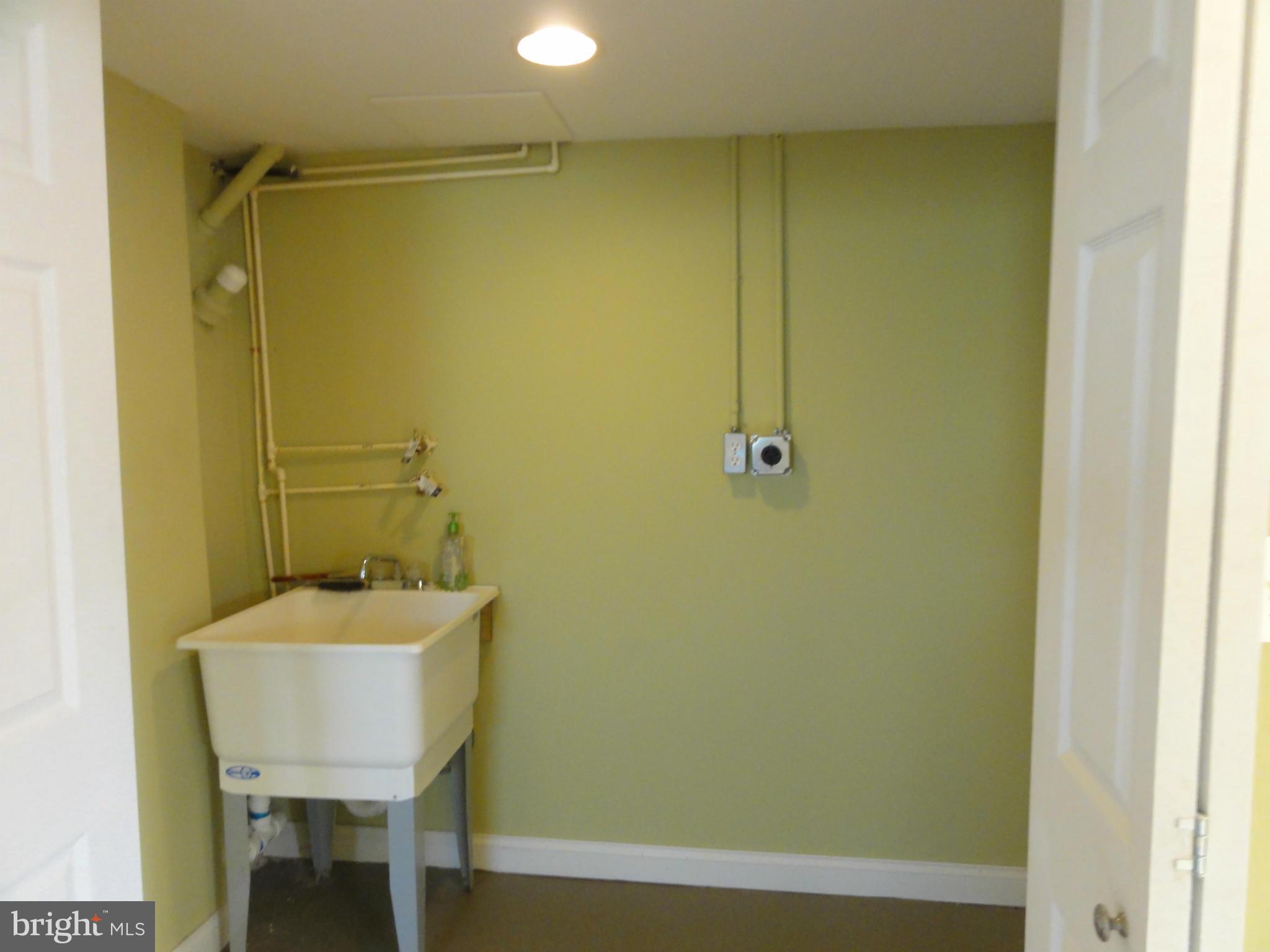 1500 East Cold Spring Lane Baltimore, MD 21218 - Photo 24 of 30 Laundry Closet w/Sink