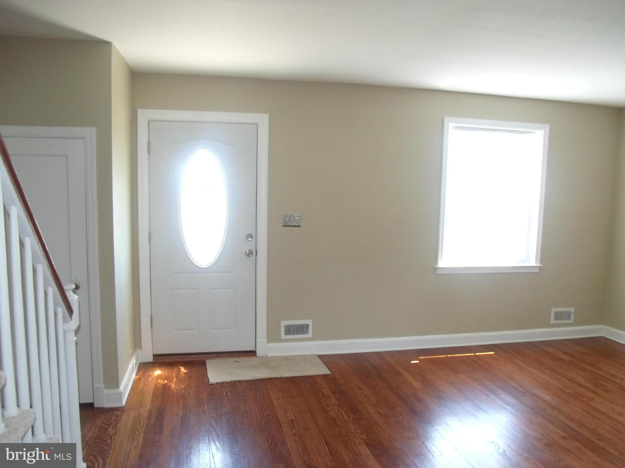 1500 East Cold Spring Lane Baltimore, MD 21218 - Photo 7 of 30 Living Room