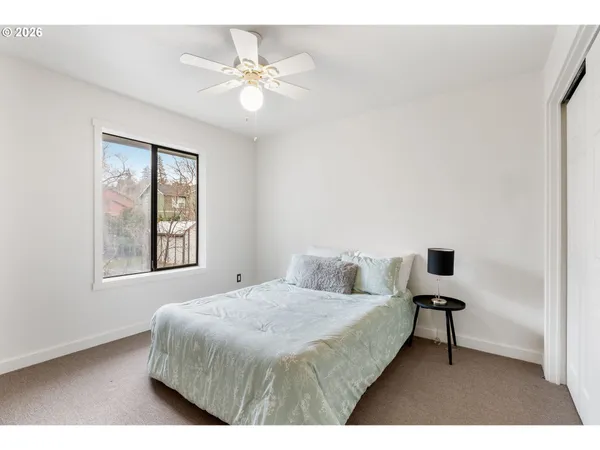 $370,000 | 301 North 15th Street, Unit 201, Hood River, OR 97031