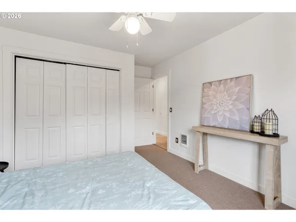 $370,000 | 301 North 15th Street, Unit 201, Hood River, OR 97031