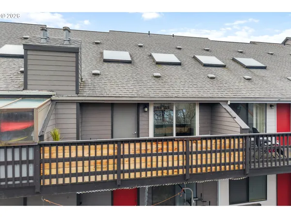 $370,000 | 301 North 15th Street, Unit 201, Hood River, OR 97031
