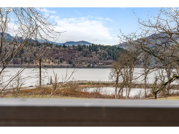 $370,000 | 301 North 15th Street, Unit 201, Hood River, OR 97031
