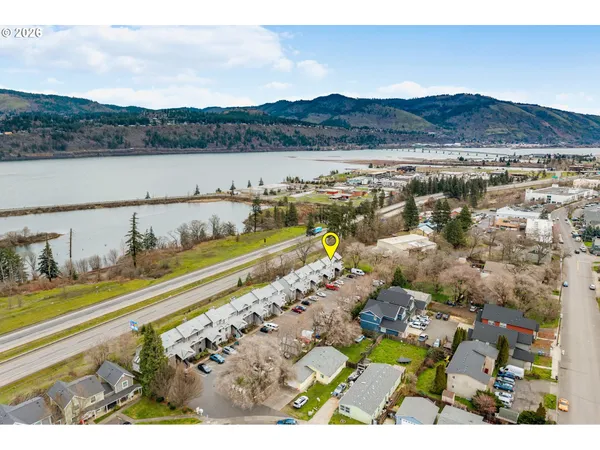$370,000 | 301 North 15th Street, Unit 201, Hood River, OR 97031