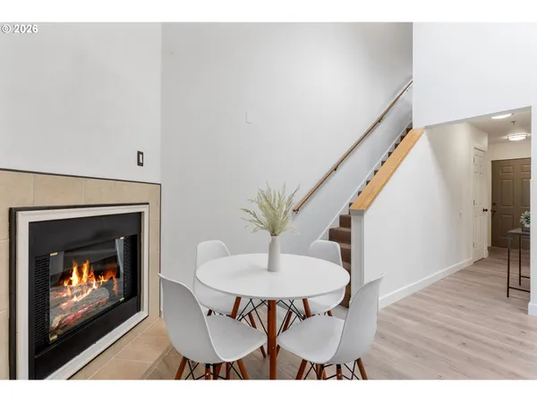 $370,000 | 301 North 15th Street, Unit 201, Hood River, OR 97031