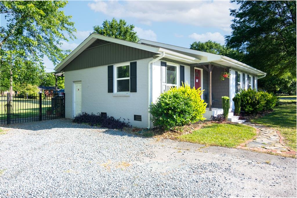 5040 Potter Road Stallings, NC 28104 - Photo 2 of 32 Gallery Image 2