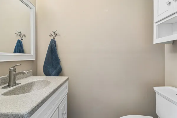 $265,000 | 1058 North Boxwood Drive, Unit A, Mount Prospect, IL 60056
