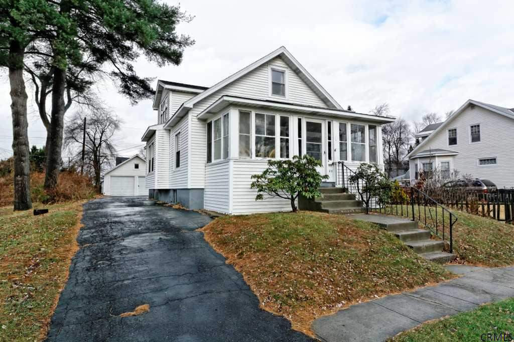 23 Eastholm Road Schenectady, NY 12304 - Photo 1 of 20 Photo 1