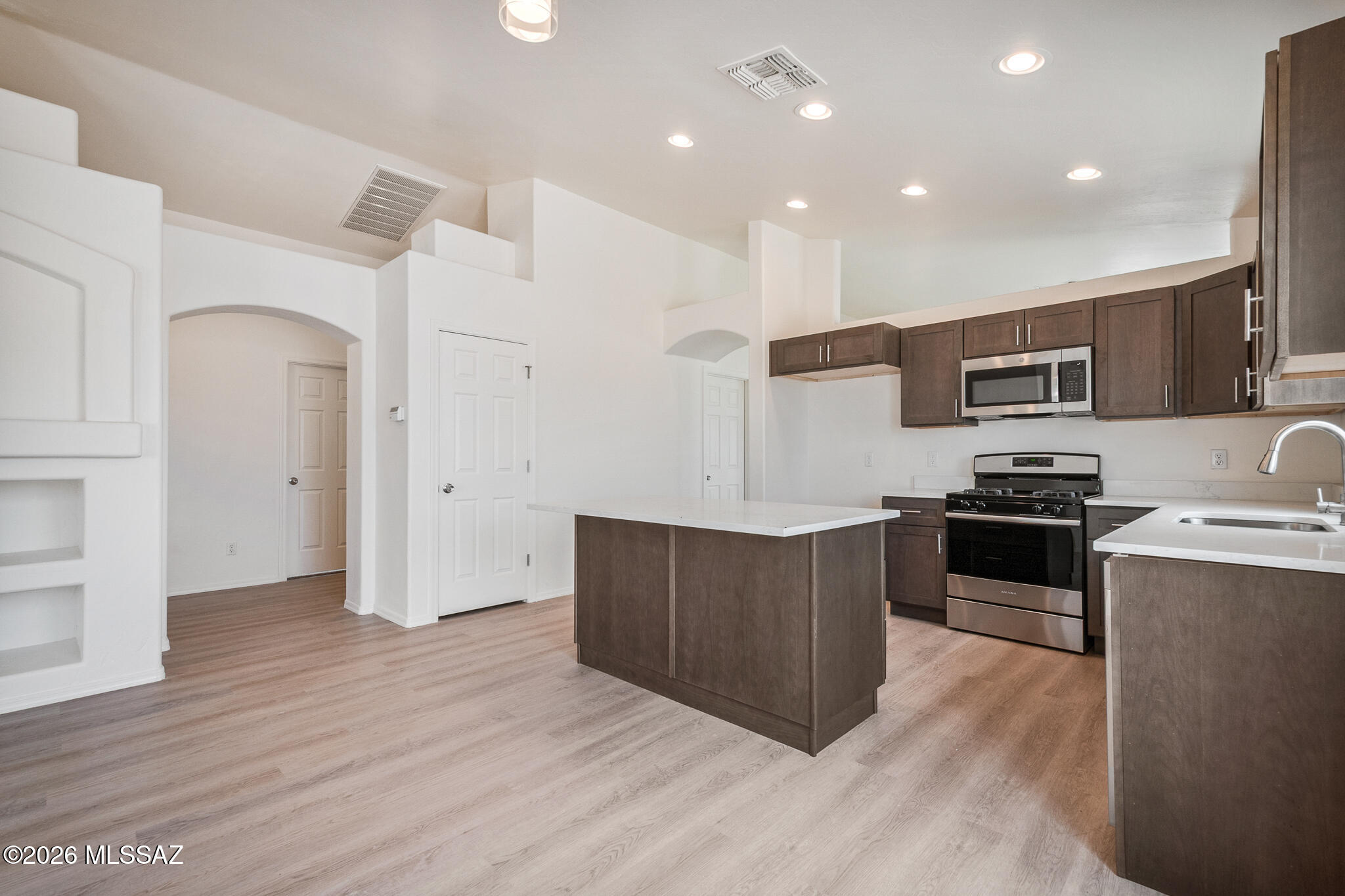 3705 West Tetakusim Road Tucson, AZ 85746 - Photo 15 of 44