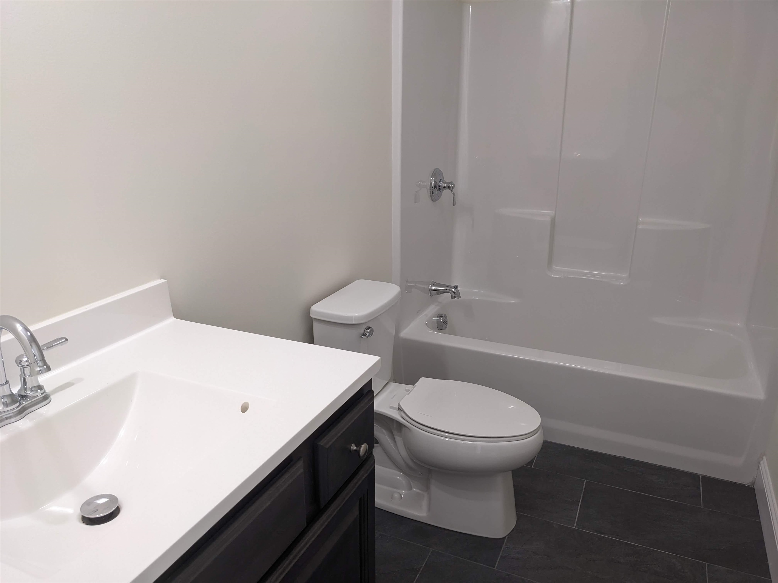 17 B Biggs Avenue, Unit 17B Epping, NH 03042 - Photo 14 of 24