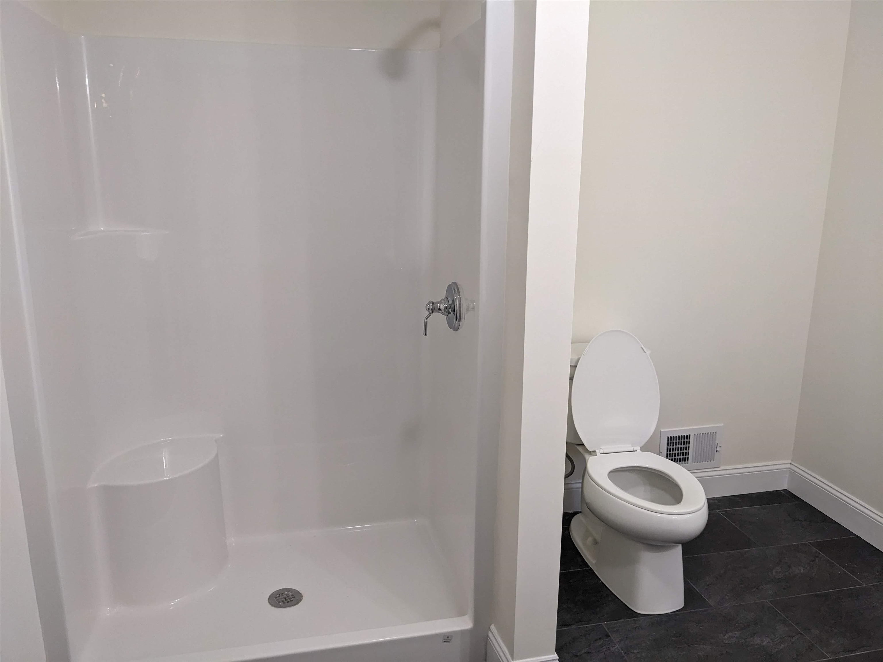 17 B Biggs Avenue, Unit 17B Epping, NH 03042 - Photo 16 of 24