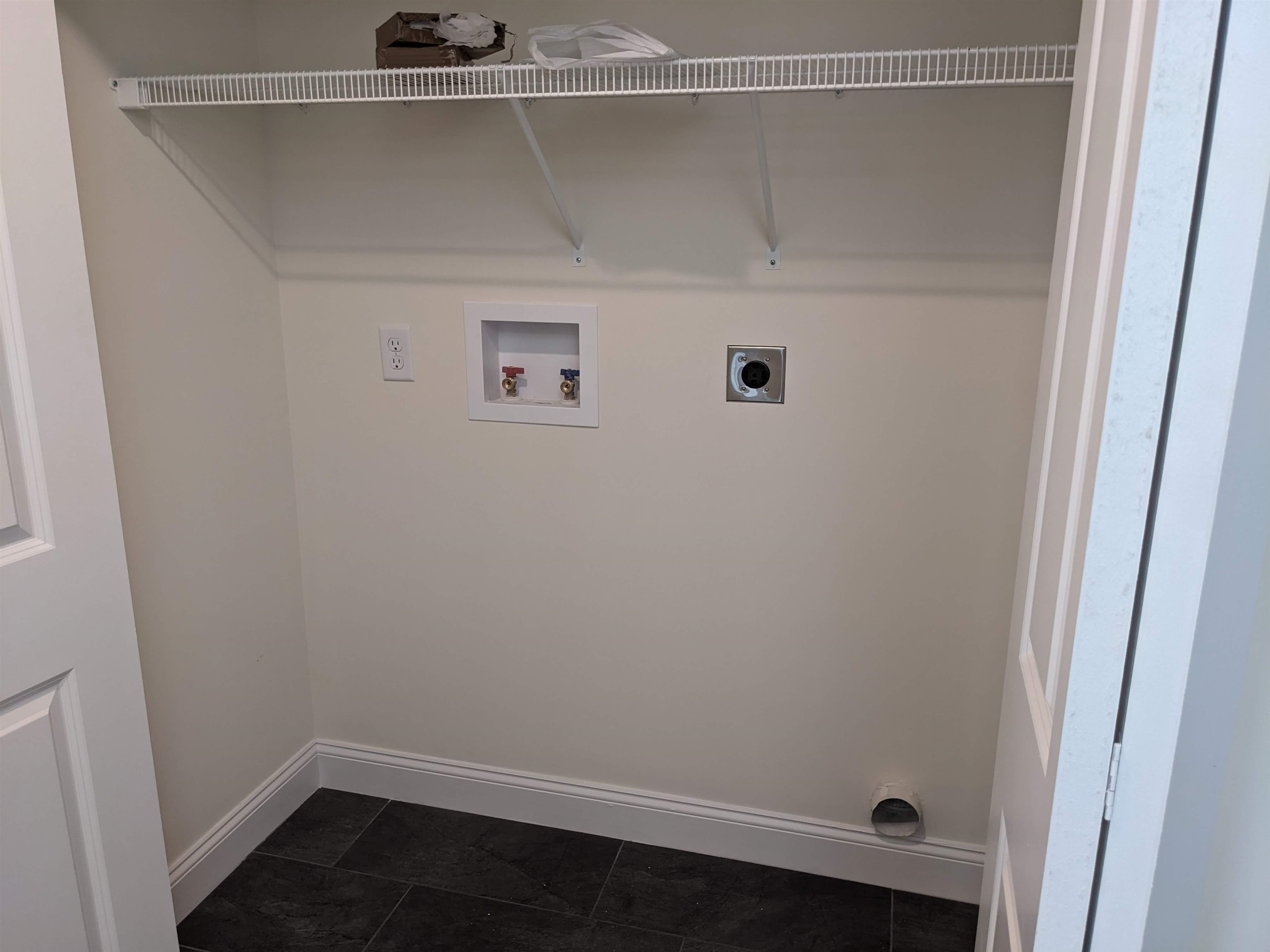 17 B Biggs Avenue, Unit 17B Epping, NH 03042 - Photo 19 of 24