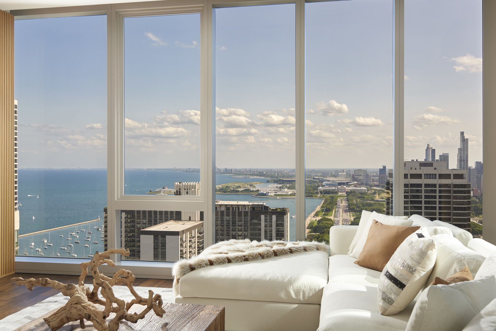 363 East Wacker Drive, Unit 3303 Chicago, IL 60601 - Photo 5 of 31