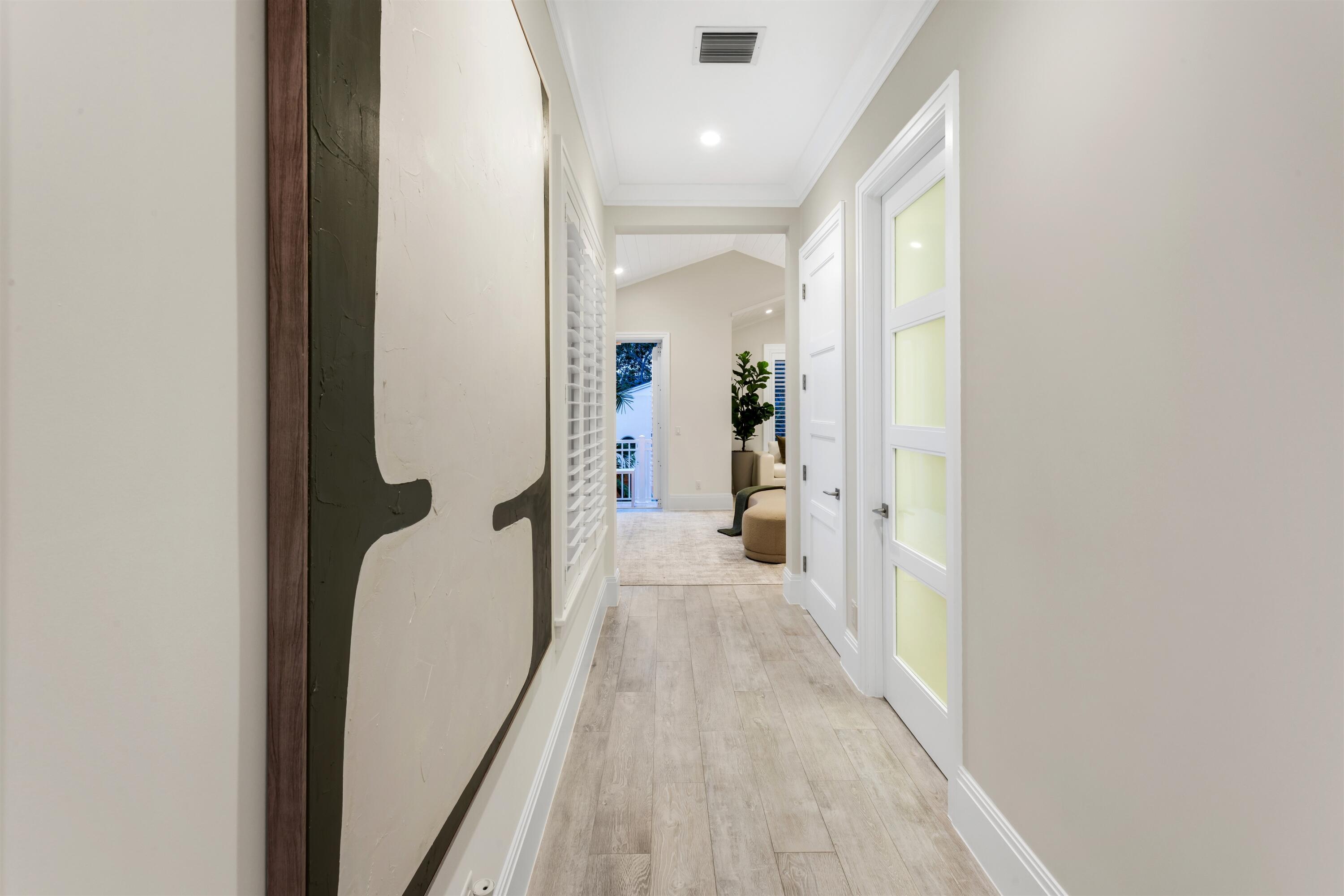 9 Adams Road Ocean Ridge, FL 33435 - Photo 20 of 40 HALLWAY_STRAIGHT_EB