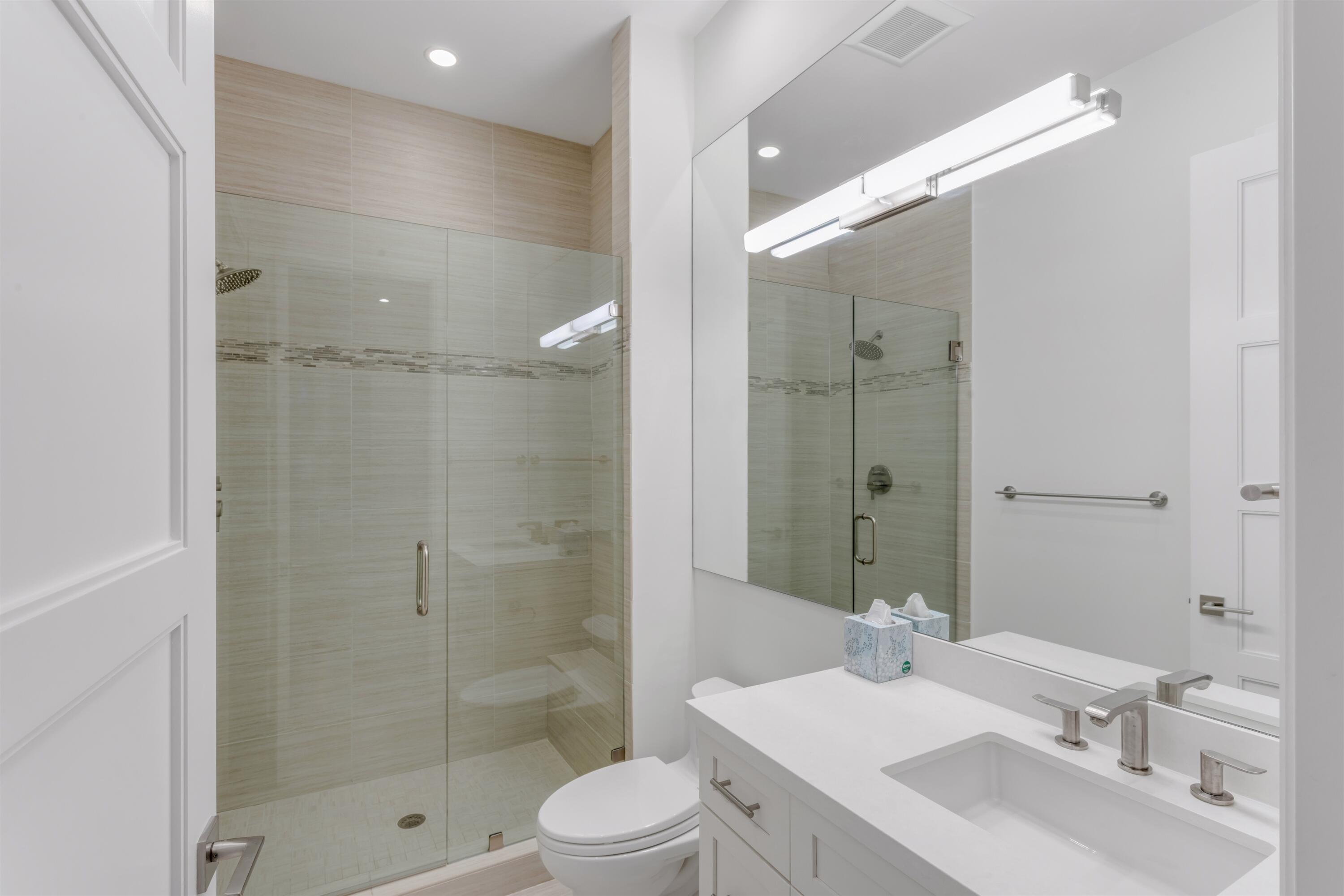 9 Adams Road Ocean Ridge, FL 33435 - Photo 31 of 40 BATHROOM_4_EB