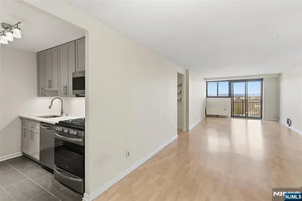 $259,000 | 235 Prospect Avenue, Unit 11A, Hackensack, NJ 07601