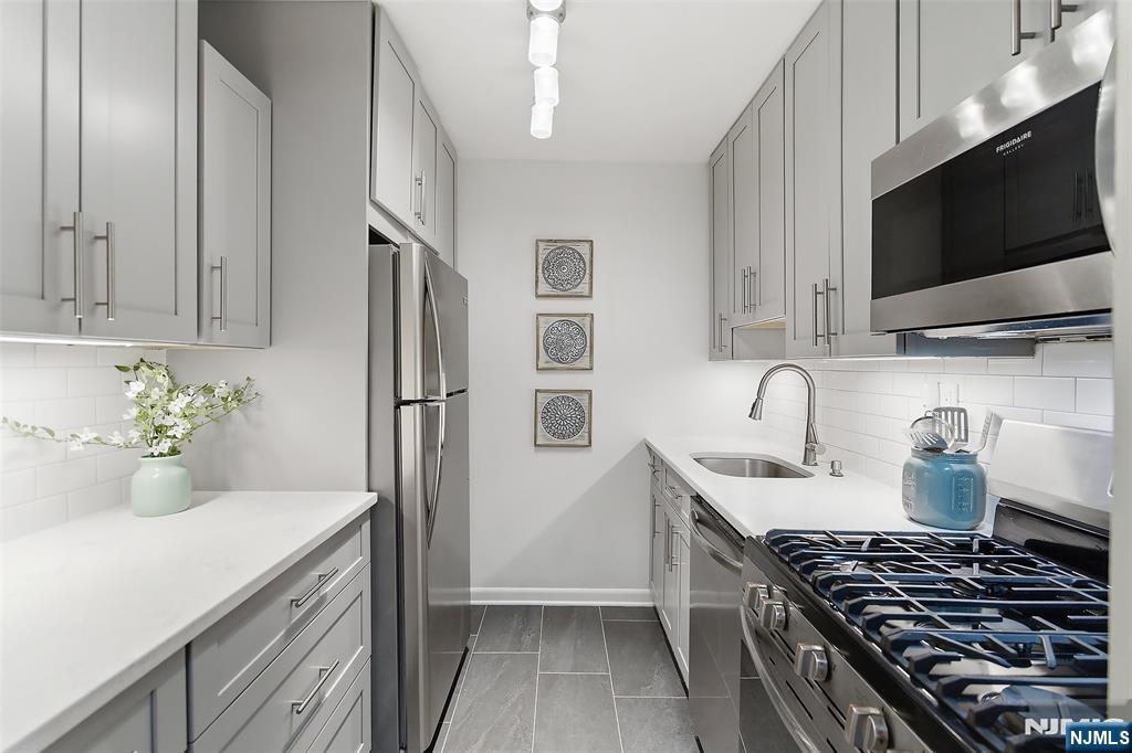 235 Prospect Avenue, Unit 11A Hackensack, NJ 07601 - Photo 5 of 25