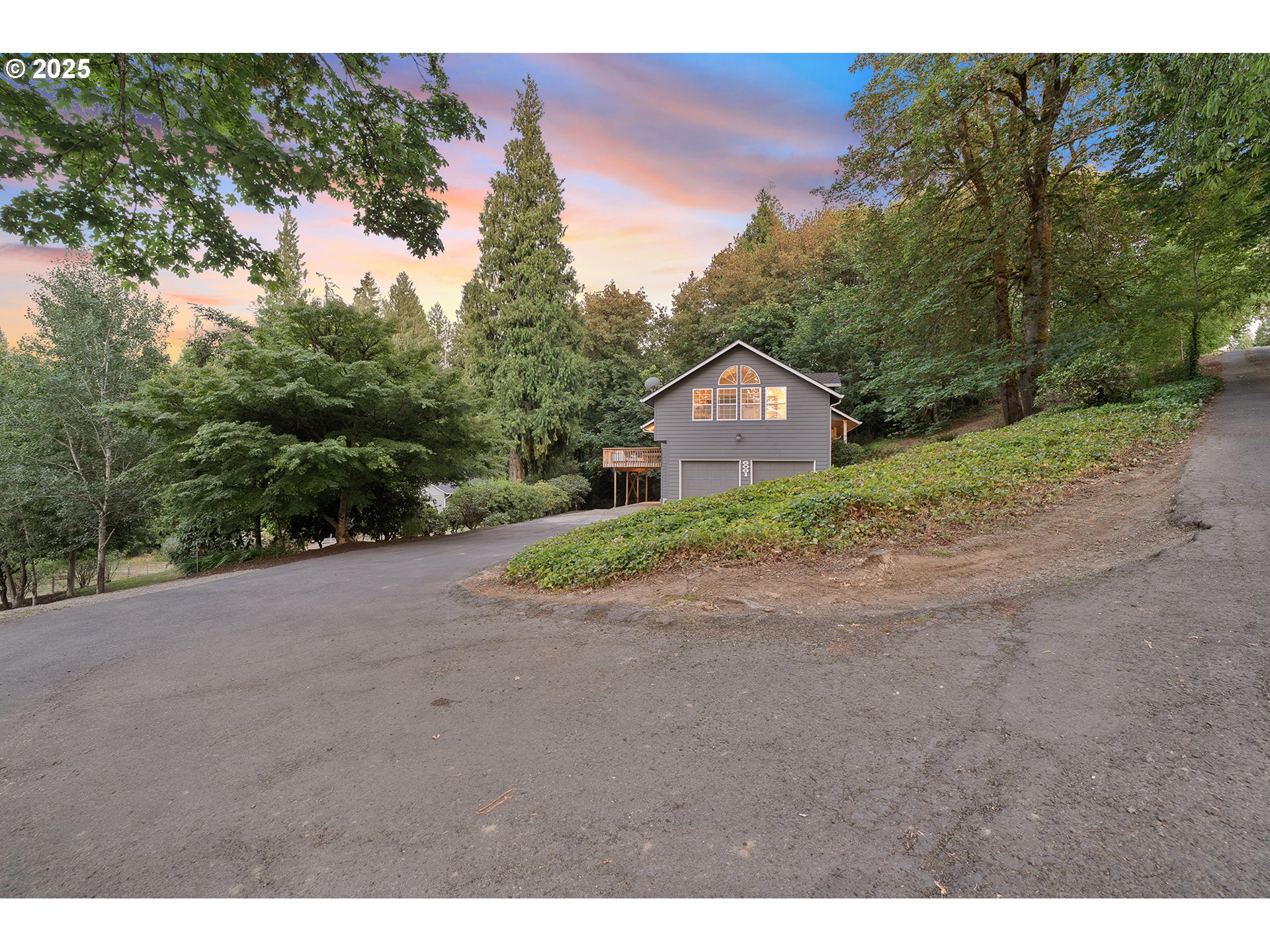 6061 Southwest Prosperity Park Road Tualatin, OR 97062 - Photo 3 of 43 Gallery Image 3