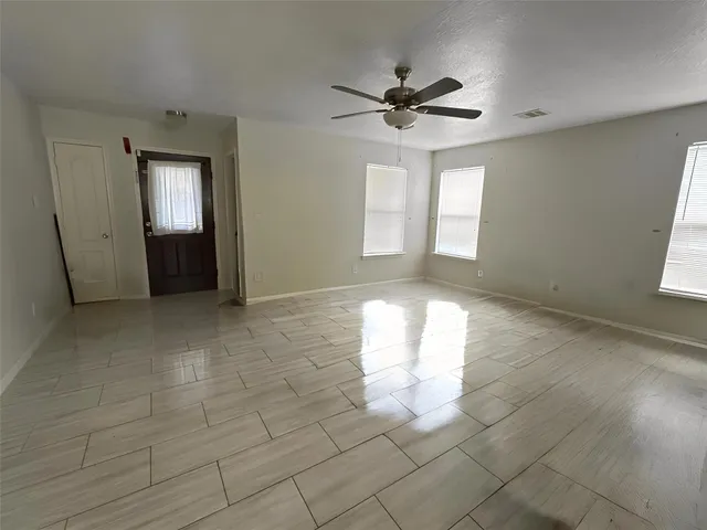 a view of empty room with window