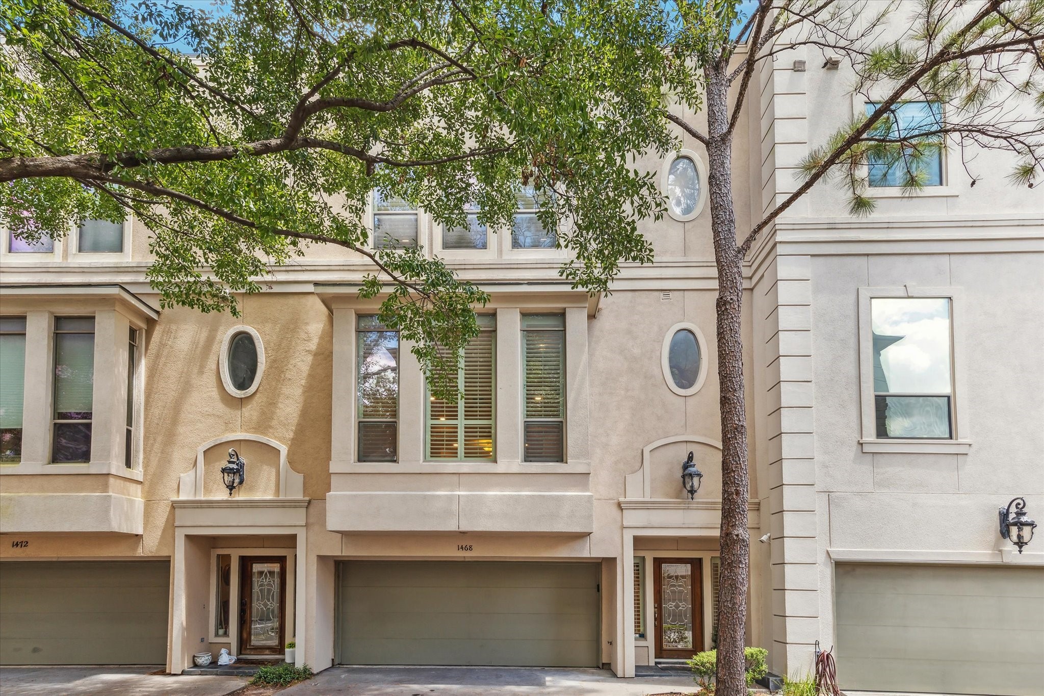 1468 California Street Houston, TX 77006 - Photo 1 of 23 Centrally located, 1468 California is ready to be called yours TODAY!