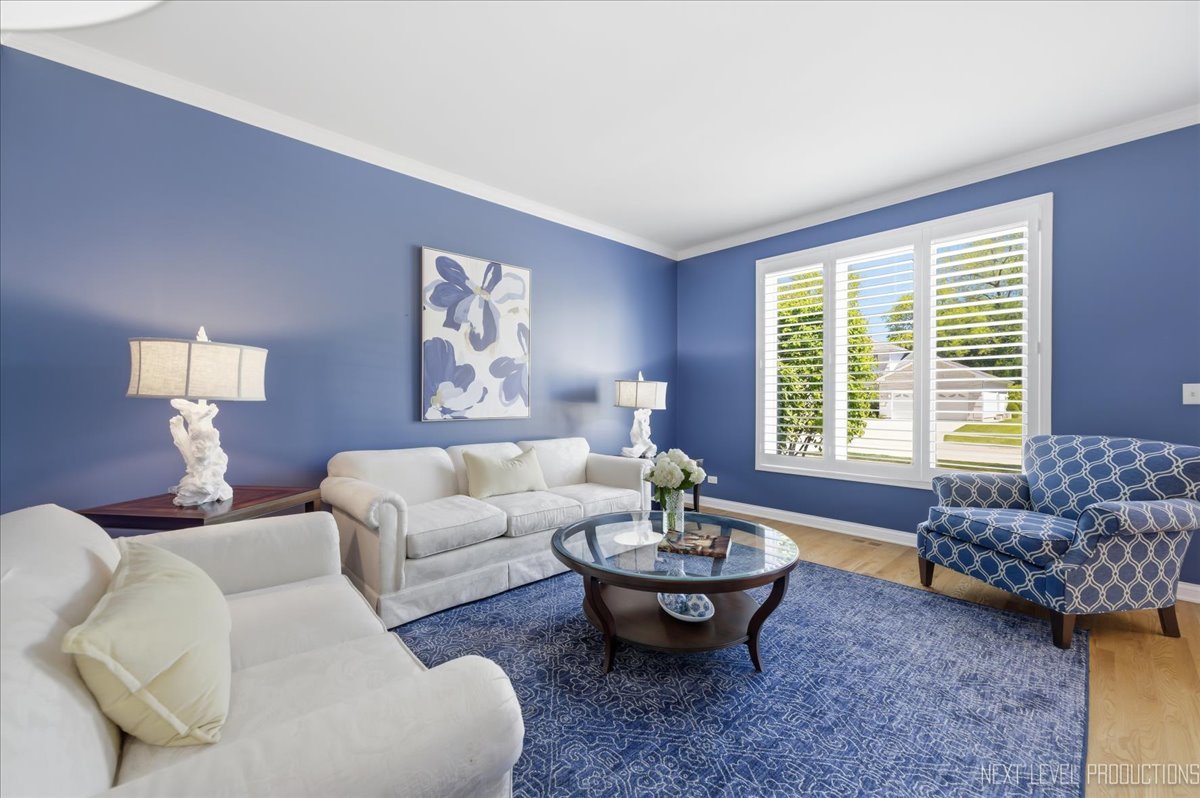 1914 North Ridge Avenue Arlington Heights, IL 60004 - Photo 7 of 50 a living room with furniture and a large window