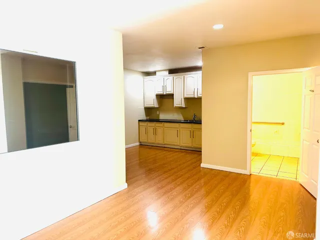 $2,500 | 5654 Mission Street, San Francisco, CA 94112